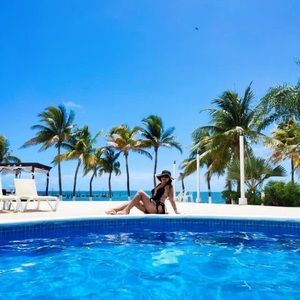 Meet your Posher, Andrea